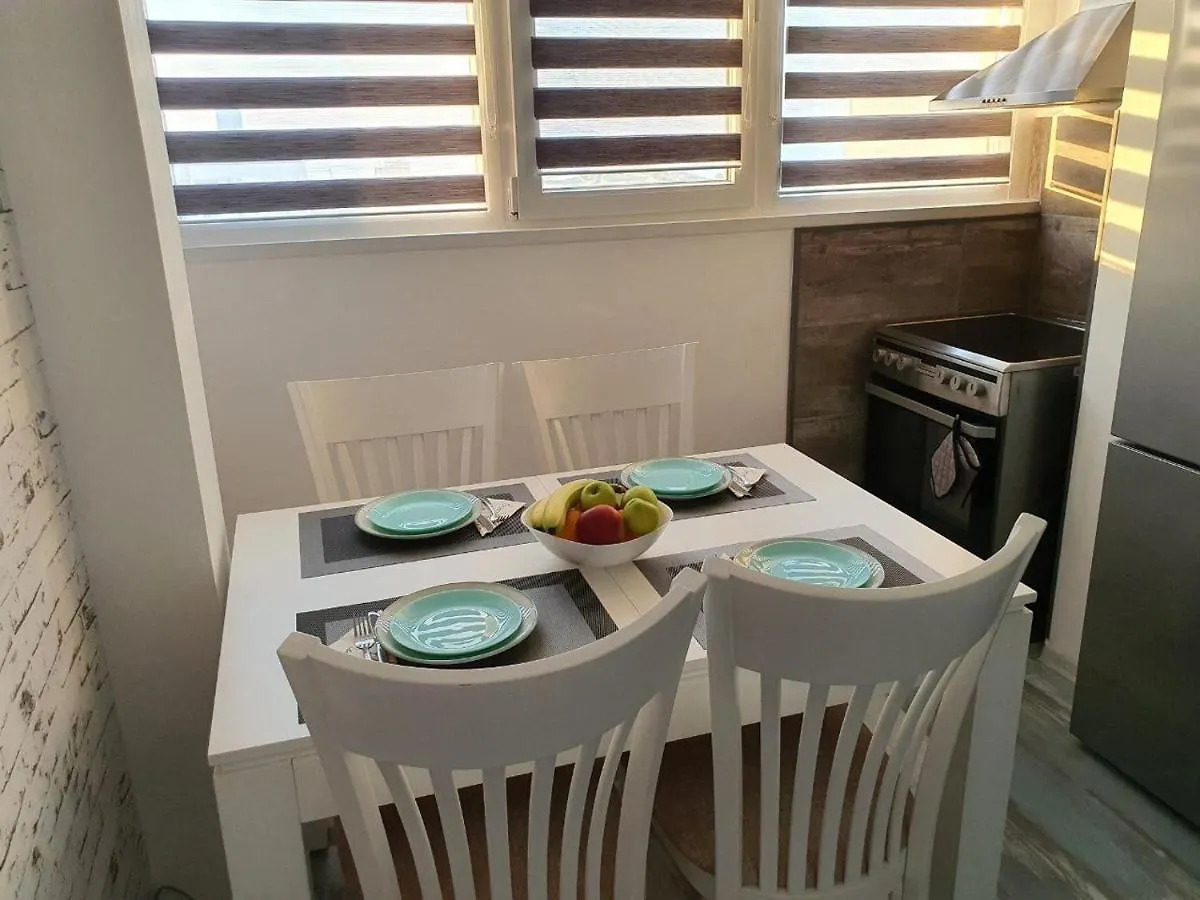 Seaside Vantage Getaway Burgas Apartment